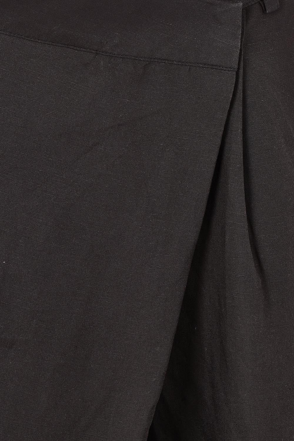 Product shot of the Sandara Pant in colour Black (Black), detail