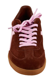 Product shot of the 2001 Crossroads Suede Sneaker in colour Coffeecand, detail
