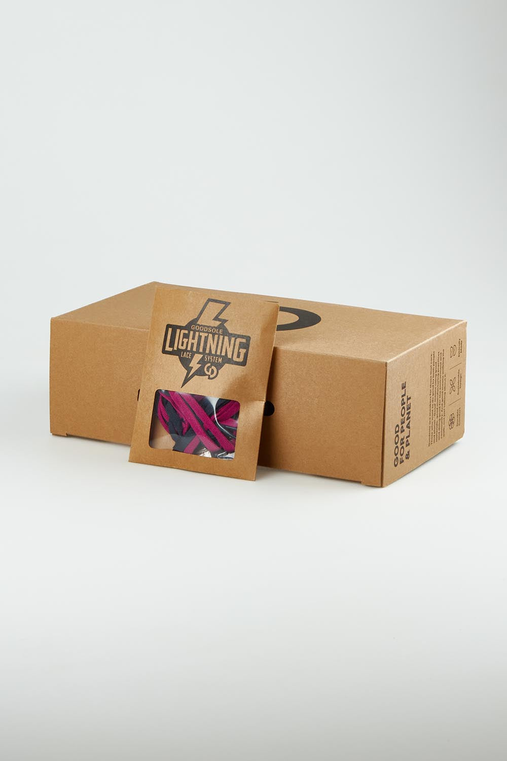 Product shot of the 2001 Crossroads Suede Sneaker in colour Crimsonavy (Pink), detail