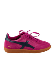 Product shot of the 2001 Crossroads Suede Sneaker in colour Crimsonavy (Pink), from the front