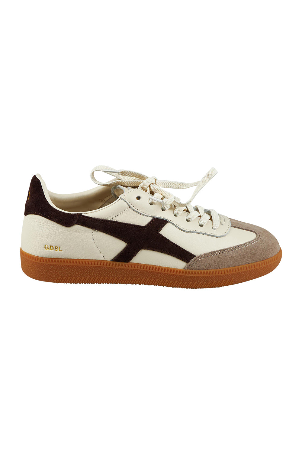 Product shot of the 2001 Crossroads Suede Sneaker in colour Ivorycoffe, from the front