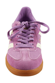 Product shot of the 2001 Parallel Suede Canvas Sneaker in colour Lavender (Purple), detail
