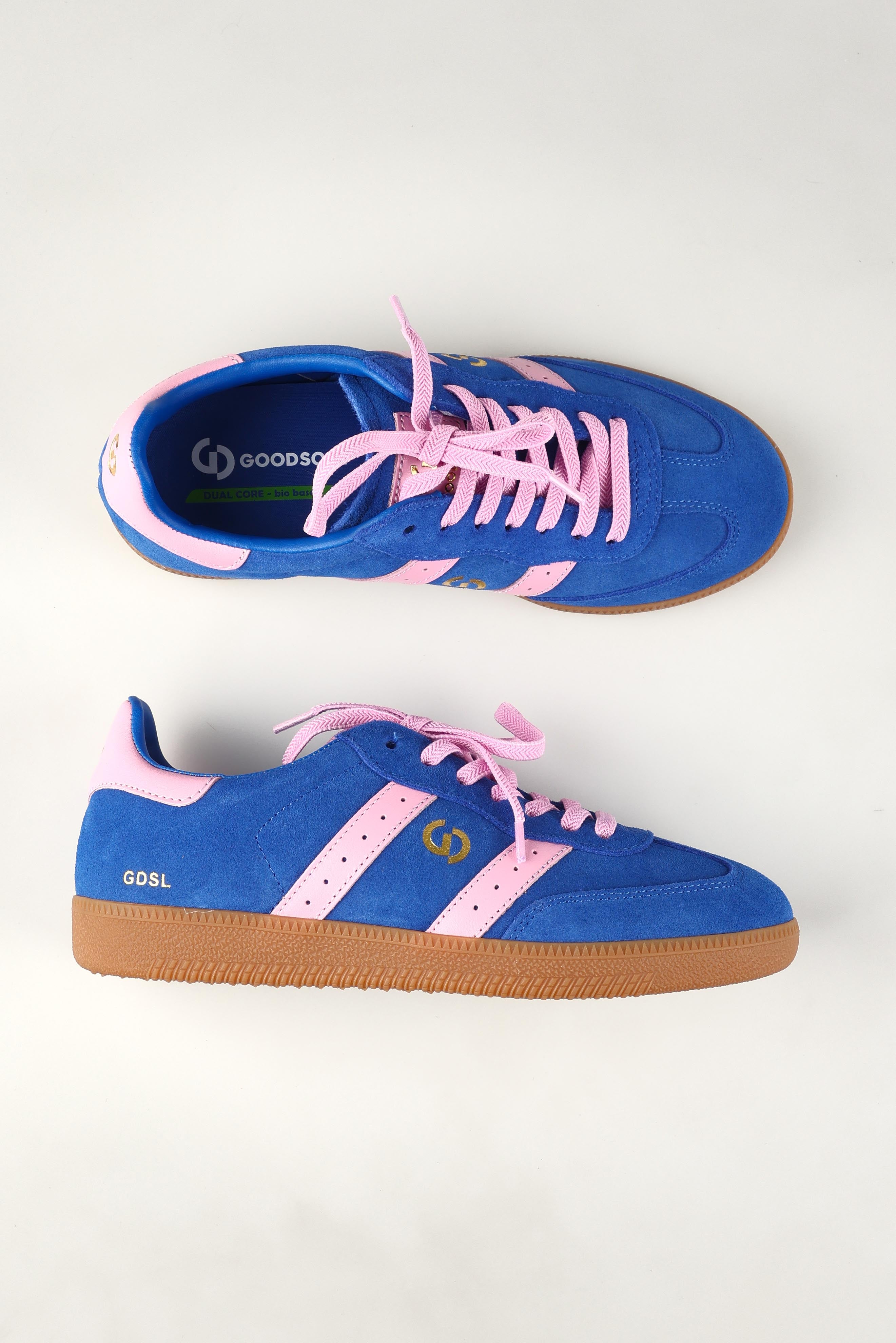 2001 Parallel Suede Sneaker - Cobaltpink