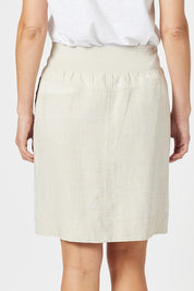 A model wearing the Lino Linen Blend Skirt in colour Natural, from the back