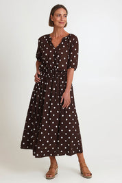Model Riinar wearing size 10 of the Riviera Spot Top – Coffee in colour Coffee, from the front
