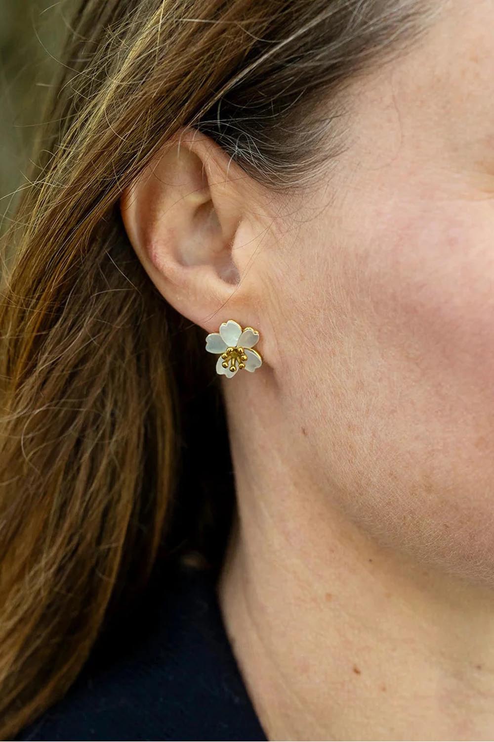 Daisy Delicate Stud Earring - Pearly