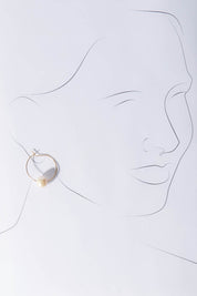 A model wearing size OneSize of the Freshwater Single Pearl Hoop Earring in colour Gold (Metallics), from the front, showing the whole outfit