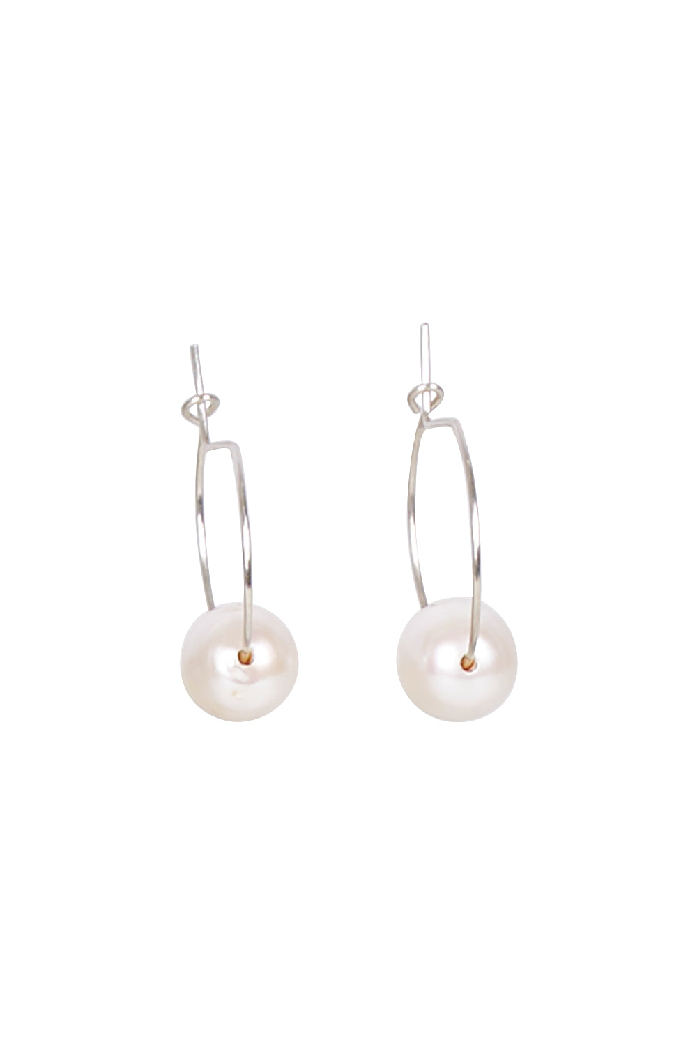 Product shot of the Freshwater Single Pearl Hoop Earring in colour Silver (Metallics), from the front