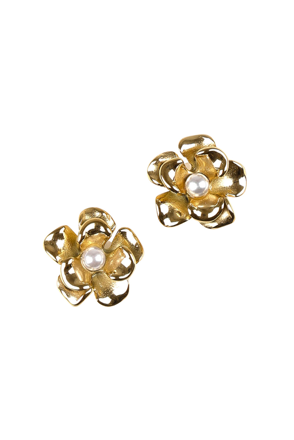 Product shot of the Small Flower Stud With Pearl in colour Goldpearl (Metallics), from the front