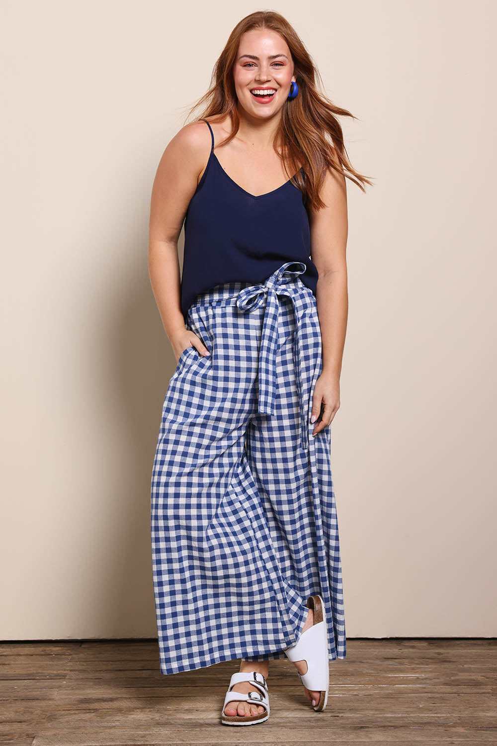 Model Georgiel wearing size 10 of the Cotton Waist Tie Pants – Bluewhite in colour Bluewhite, from the front