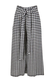 Product shot of the Cotton Waist Tie Pants – Gingham in colour Gingham, from the front