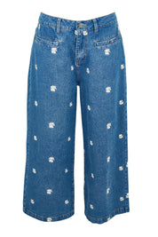 Product shot of the Daisy Cotton Crop Jean in colour Daisy (Blue), from the front