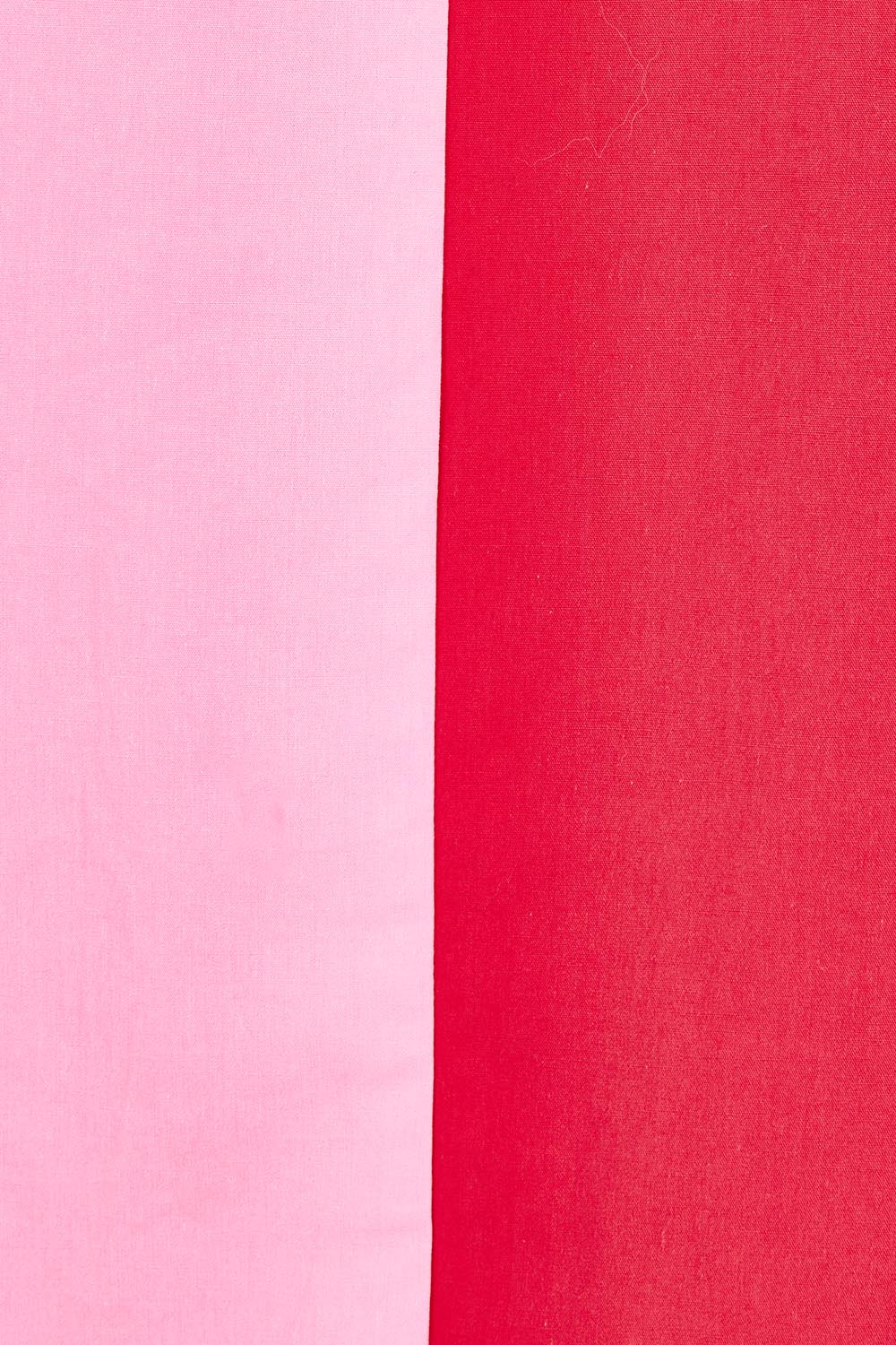 Product shot of the Cotton Ain colourLine Split Shift Dress - Redpink (Red), detail