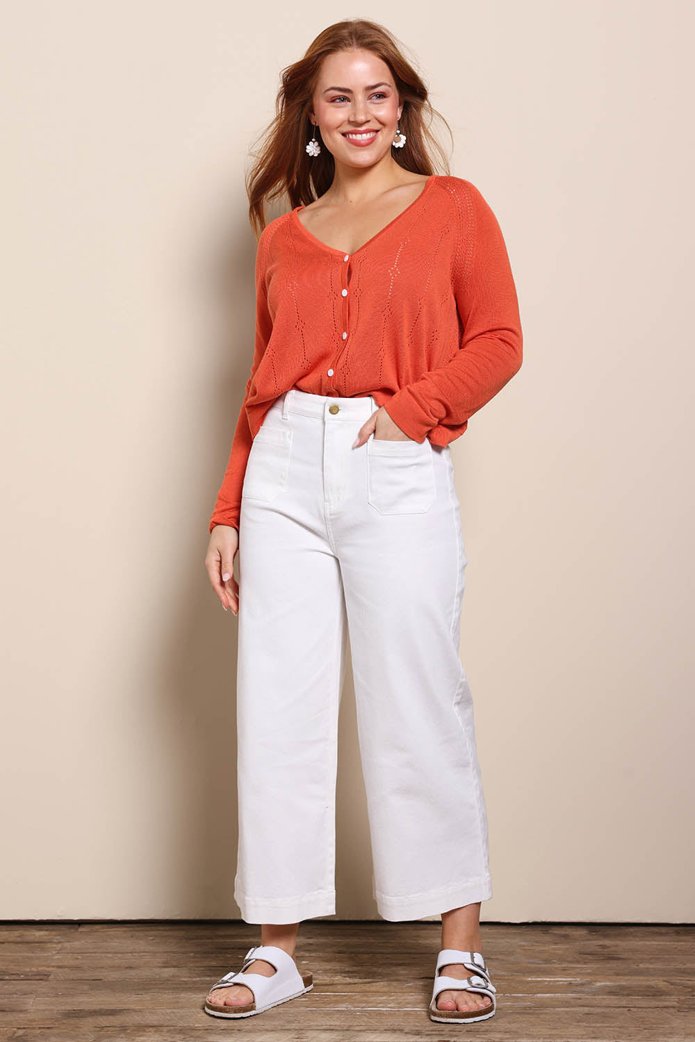 Model Georgiel wearing size 10 of the Cropped Denim Patch Pocket Jean – White in colour White, from the front