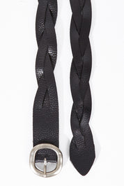 A model wearing size S of the Louise Genuine Leather Belt in colour Black (Black), from the front, showing the whole outfit