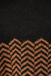 Product shot of the Mock Neck Tunic in colour Herrbone, detail