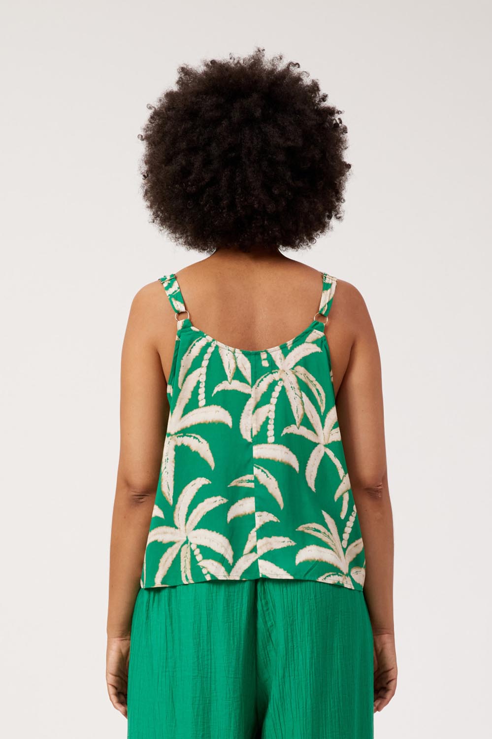 Model Genericm wearing size sample of the Congo Tank – Palm in colour Palm, from the back