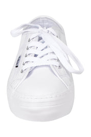 Product shot of the Cass Sneaker in colour White (White), detail