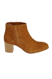 Product shot of the Dylan Ankle Boot in colour TanSuede, from the front