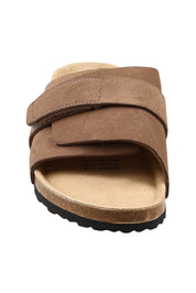 Product shot of the Taylor Suede Slide in colour Tobacco, detail