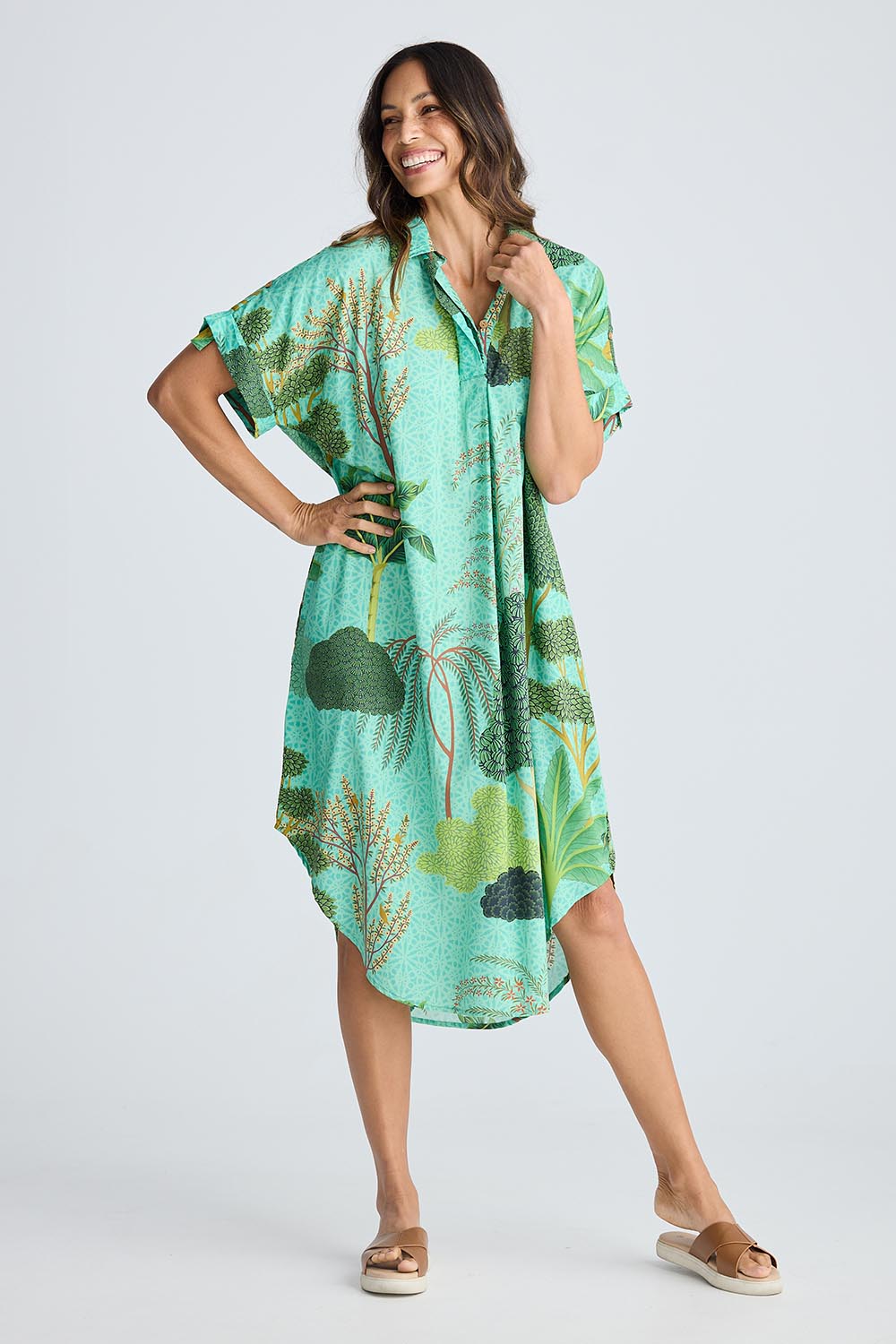 A model wearing the Canal Modal Overshirt in colour Rainforest, from the front, showing the whole outfit