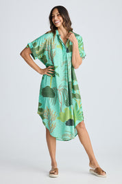 A model wearing the Canal Modal Overshirt in colour Rainforest, from the front, showing the whole outfit