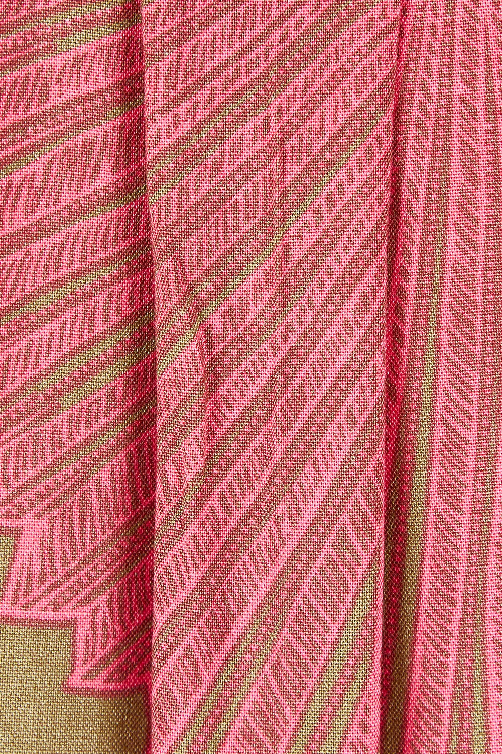 Product shot of the Calforniai Dress in colour Fantasia (Green), detail
