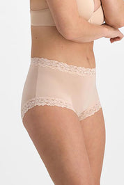 A model wearing the Parisienne Cotton Full Brief in colour Dusk20m (Pink), from the front, cropped image