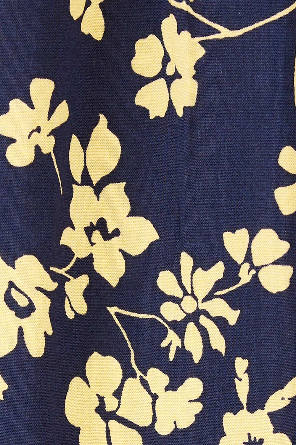 Product shot of the Dela Shirt in colour Navyflora (Blue), detail