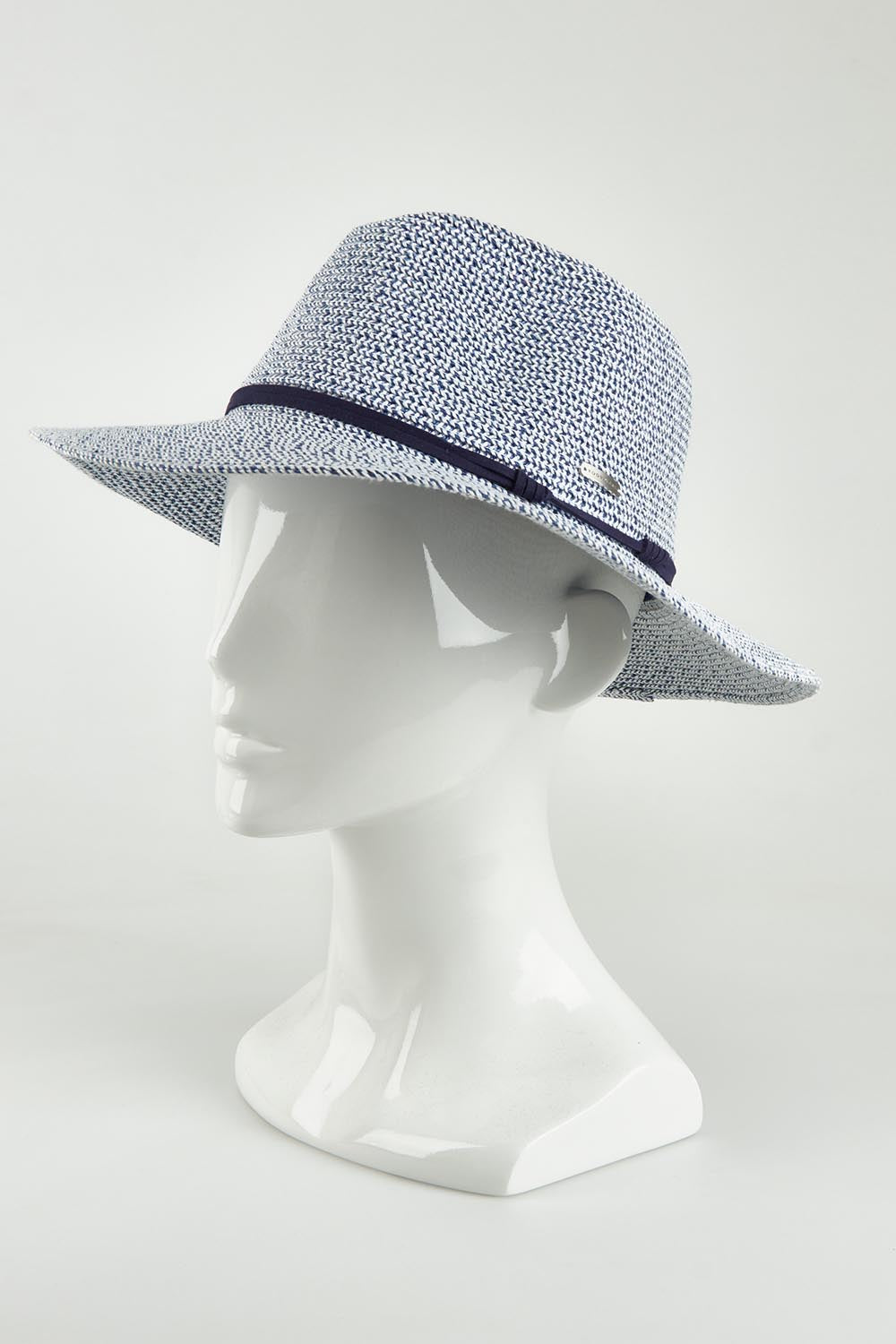 A model wearing the Canwell Packable Safari Hat in colour Denim (Blue), from the front, showing the whole outfit