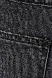 Product shot of the Hi Mom Curve in colour Silvlining (Black), detail