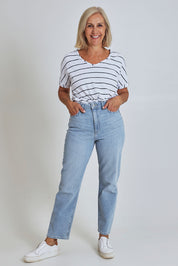 Model Sandy wearing size 10 of the Riders Hi Straight Leg Jean in colour Fadedblue (Blue), from the front, showing the whole outfit
