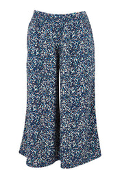 Product shot of the Evie Trouser in colour Navy (Blue), from the front