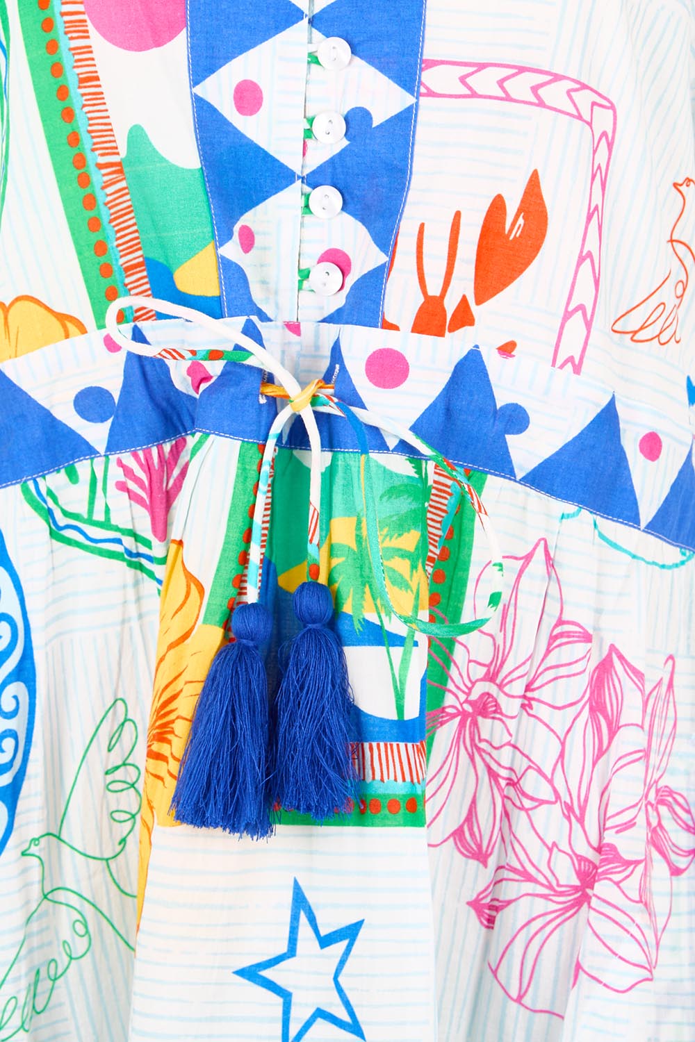 Product shot of the Ciao Maxi Dress – Print in colour Print, showing detail