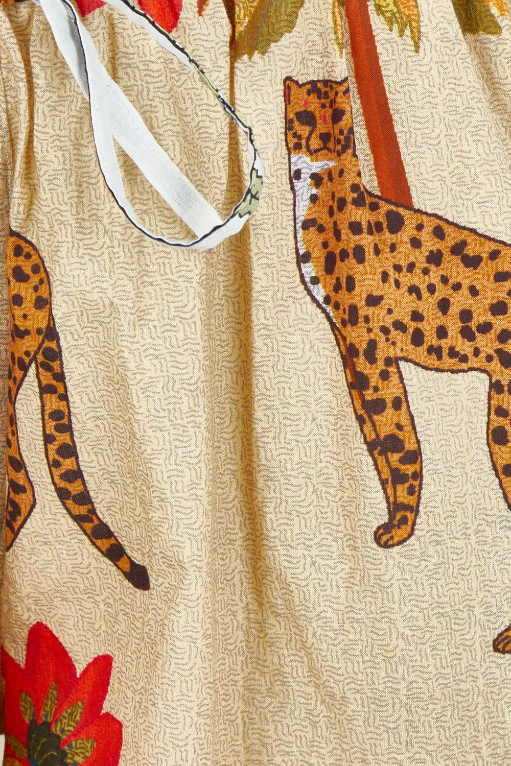 Product shot of the Congo Cotton Short in colour Natural, detail