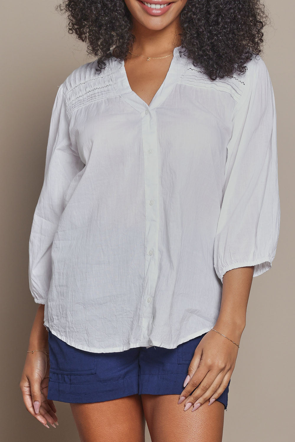 Model Ziara wearing size S of the Shayna Cotton Shirt in colour White (White), from the front, cropped image