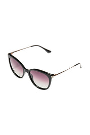 Product shot of the Ashley Sunglasses in colour Black (Black), detail