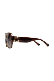Product shot of the Bessie Sunglasses in colour Tortoise, detail