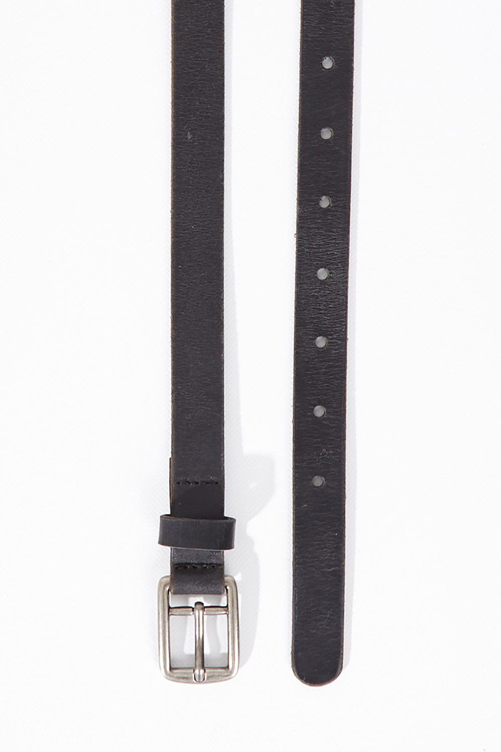 A model wearing size XS of the Cloe Vintage Leather Belt in colour Black (Black), from the front, showing the whole outfit