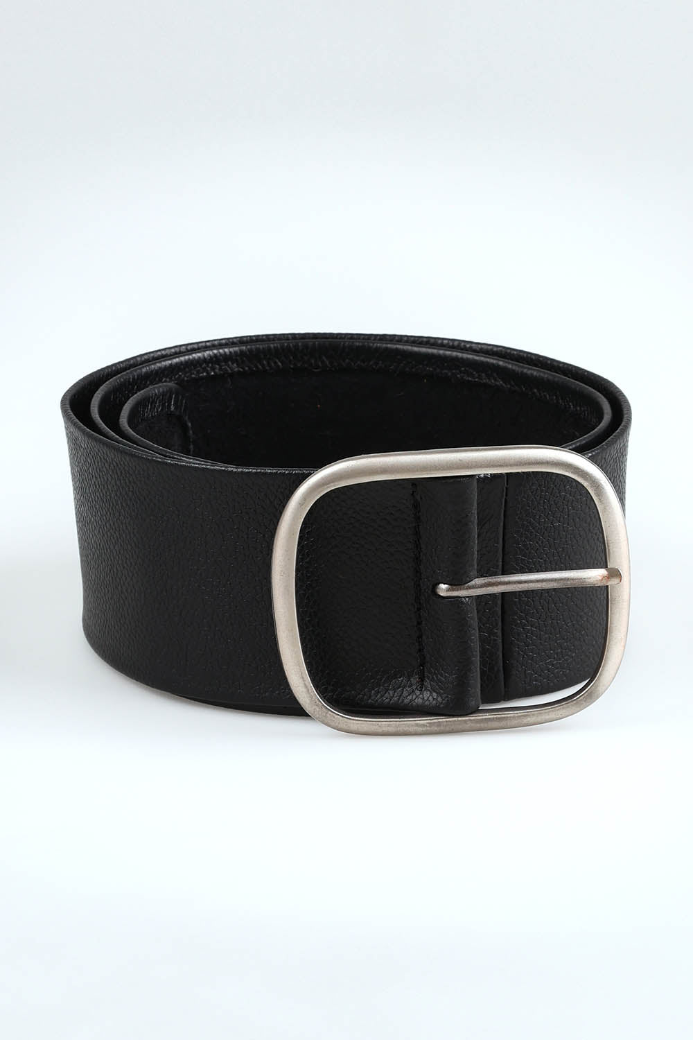 A model wearing size S of the Emma Wide Leather Belt in colour Black (Black), from the front, showing the whole outfit