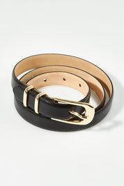 A model wearing size S of the Sophia Leather Belt in colour Black (Black), from the front, showing the whole outfit