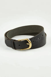 A model wearing size S of the Kylie Leather Belt in colour Black (Black), from the front, showing the whole outfit