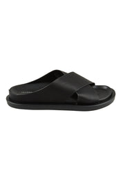 Product shot of the Alara Crossover Slide in colour Black (Black), from the front