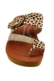 Product shot of the Bria Flat Sandal in colour Cheetah, detail