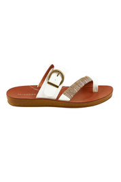 Product shot of the Bria Flat Sandal in colour Offwhite (White), from the front