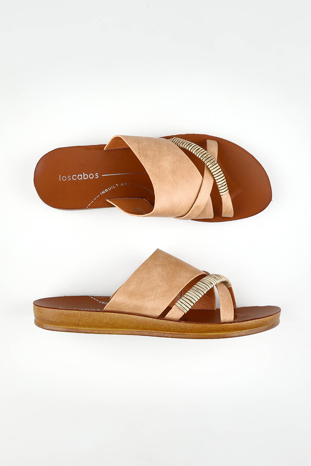 A model wearing size 37 of the Bride Slide in colour Camel, from the front, showing the whole outfit
