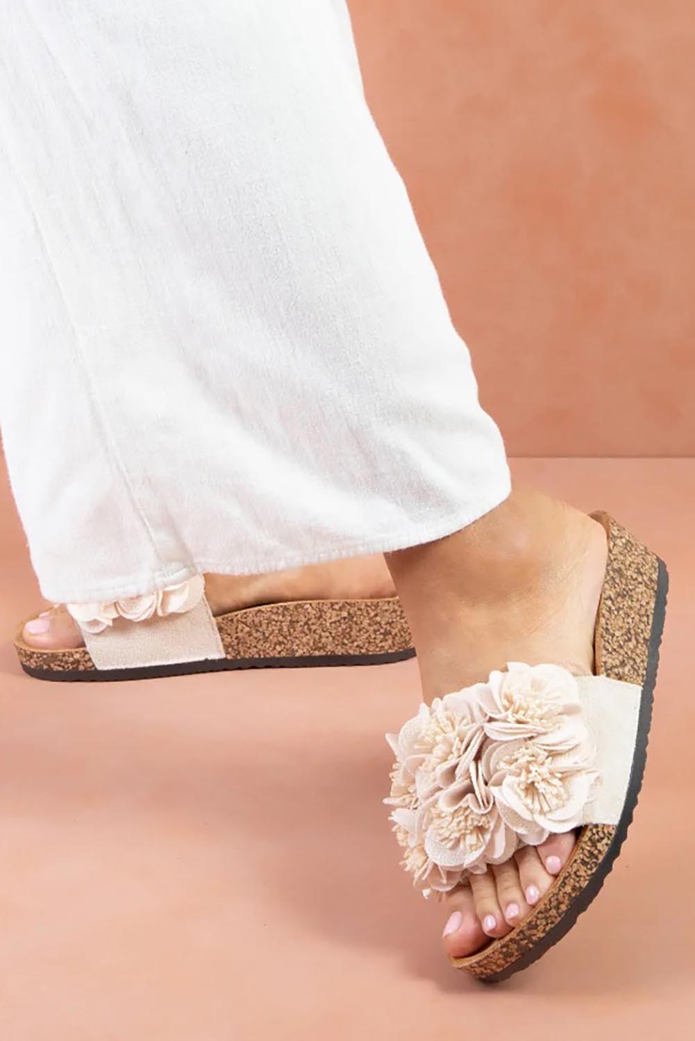 Product shot of the Corsage Slide - Natural in colour Natural, from the front