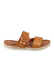 Product shot of the Titan Sandal in colour Brandy, from the front