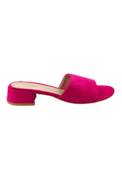 Product shot of the Zayne Slip On Heel in colour Fushia (Pink), from the front