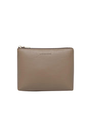 Product shot of The Everyday Pouch in colour Mocha, from the front